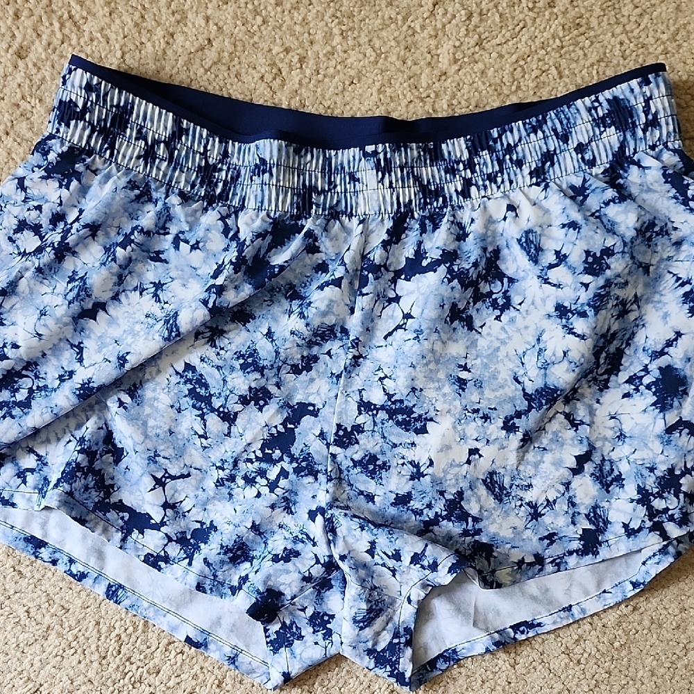 GAP Women's Blue and White Athletic Shorts